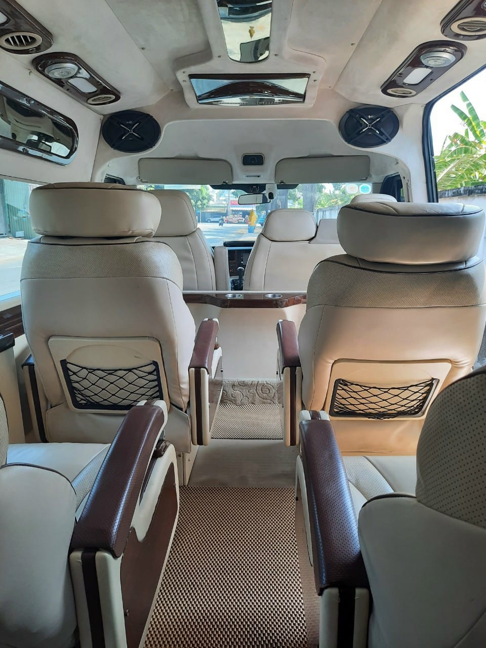 Nhà Xe Limousine Bình Dương