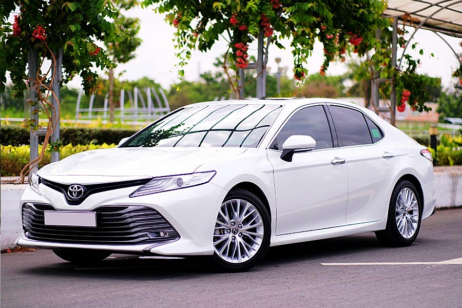 Thuê xe camry tự lái tphcm