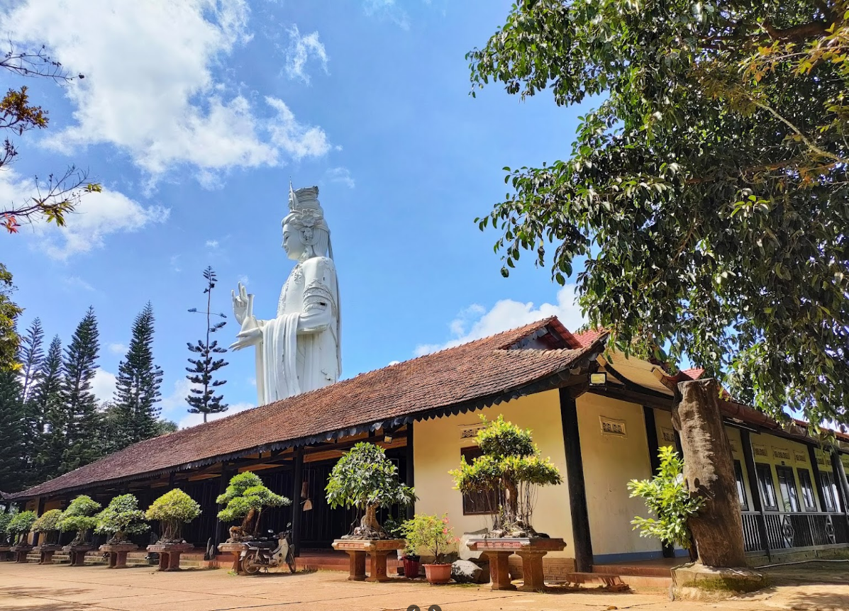 ngôi chùa đẹp linh thiêng tại Đà Lạt